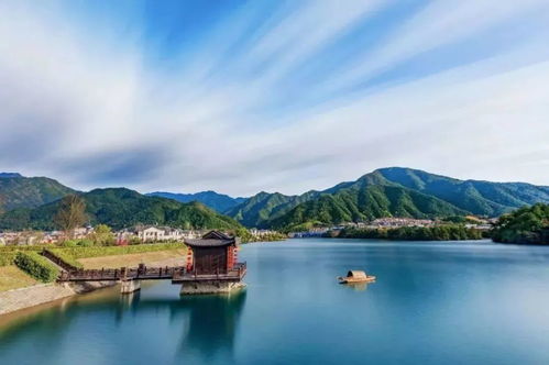 謝倫燦視角下的藝術(shù)產(chǎn)業(yè)運(yùn)營(yíng)戰(zhàn)略分析 聚焦市場(chǎng)信息、消費(fèi)需求與科技企業(yè)孵化器